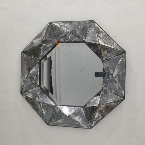 Piramid 3D – Elegant handcrafted mirror premium quality glass with ornate frame handcrafted in Indonesia