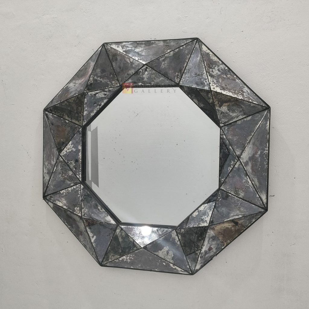 Piramid 3D – Artisan handcrafted mirror premium quality glass with ornate frame handcrafted in Indonesia