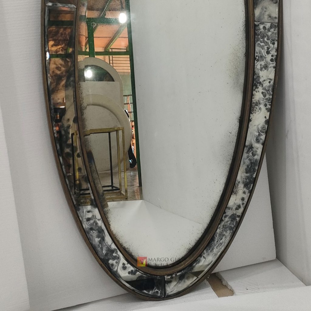Long Oval Antique Mirror – Luxury antique mirror antique glass with gold frame handcrafted in Indonesia