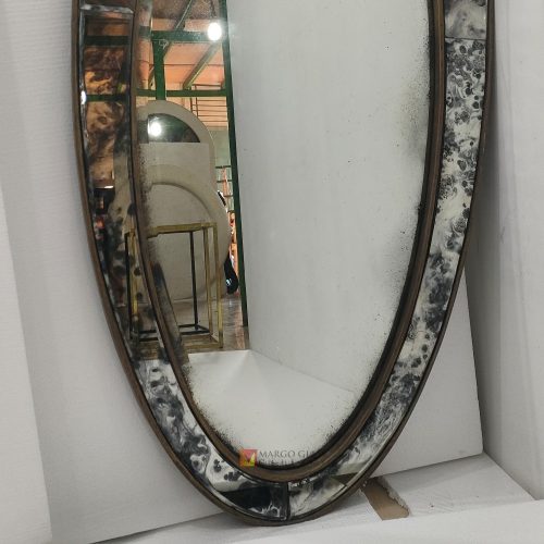 Long Oval Antique Mirror – Luxury antique mirror antique glass with gold frame handcrafted in Indonesia