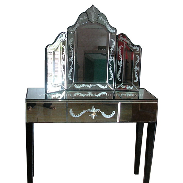 Mirrored Furniture Kirie