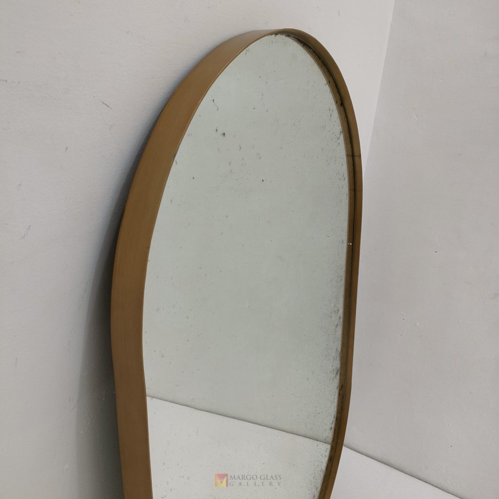 MG 014512 Wall MLarge Antique Oval Wall Mirroirror Antique Oval Size 96,5 x 61 cm – Classic large antique oval mirror antique glass with silver frame handcrafted in Indonesia