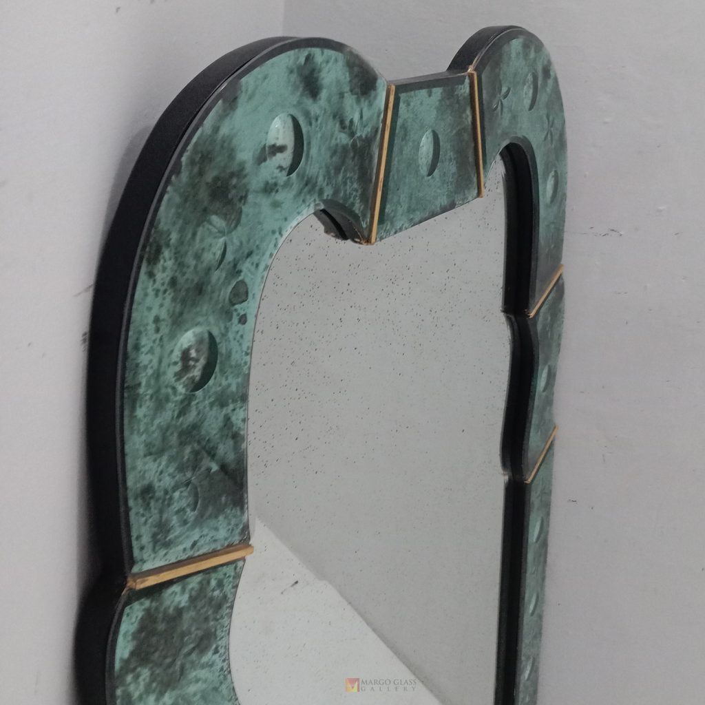 Antique Mirror Green Frame – Premium antique mirror antique glass with gold frame handcrafted in Indonesia