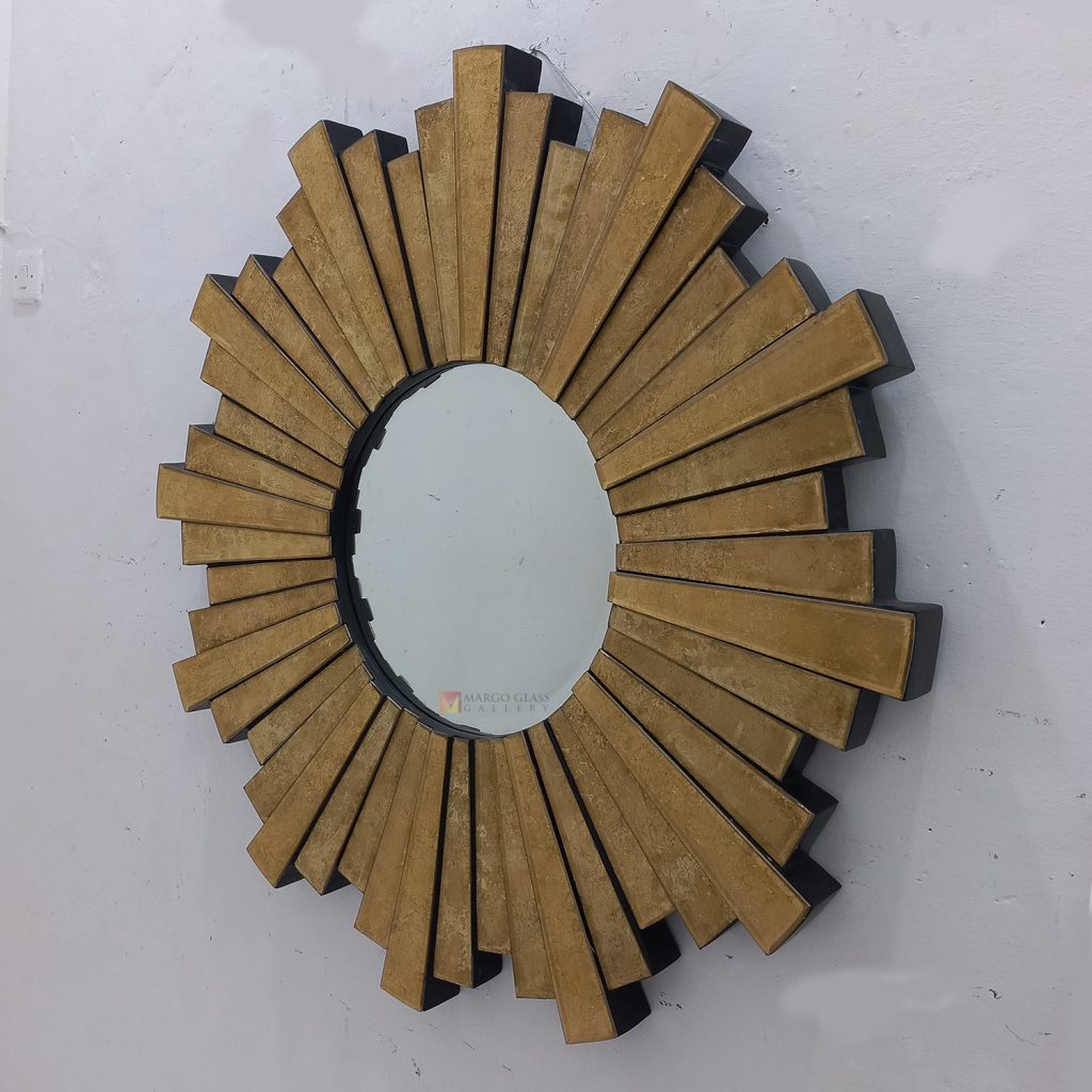 Verre Eglomise Round Mirror Sunburn Luxury Handmade Indonesia – Elegant round sunburn eglomise mirror silver eglomise glass handcrafted in Indonesia