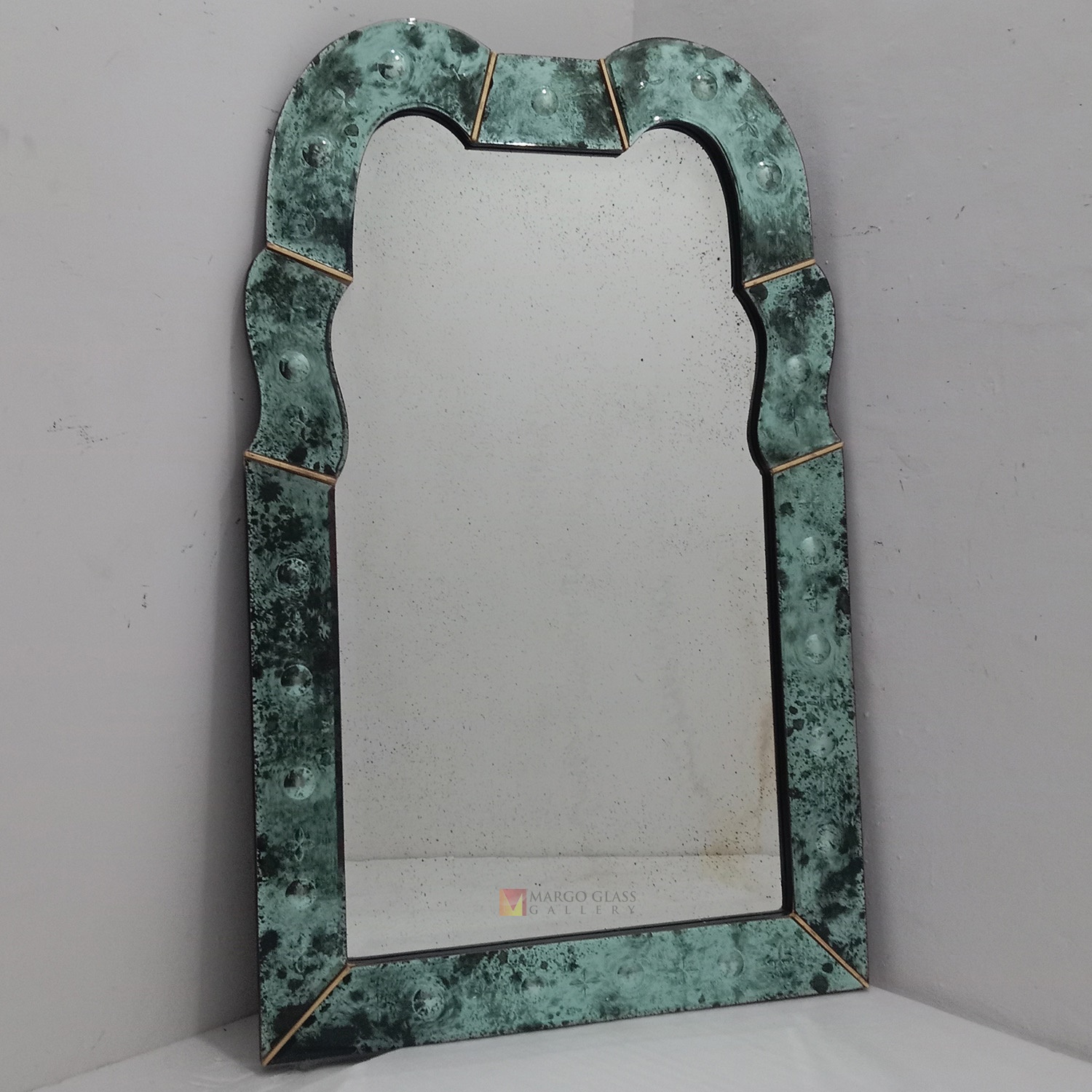 Unearth the Charm of an Antique Wall Mirror with Distressed Mirror
