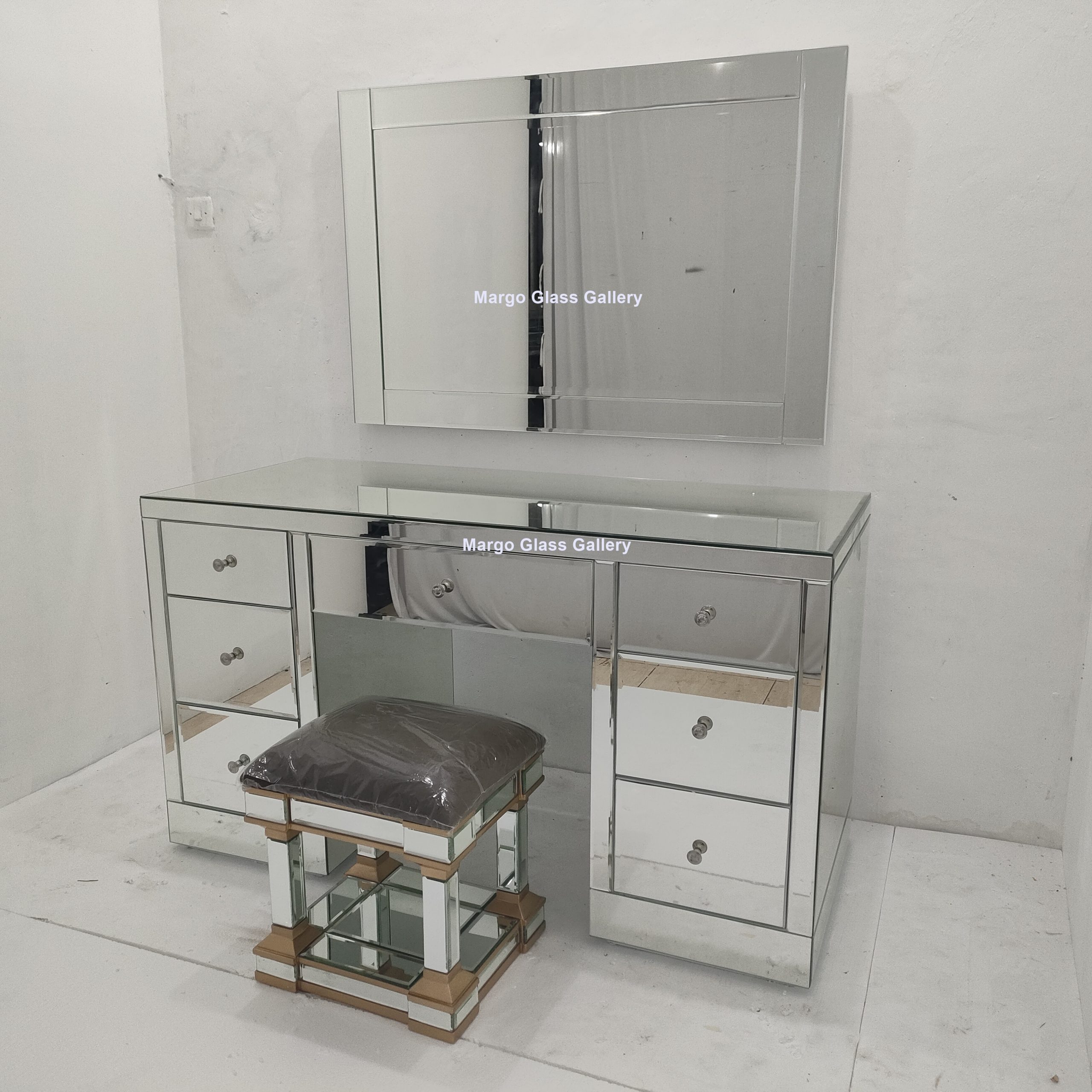 Dressing Mirror Table