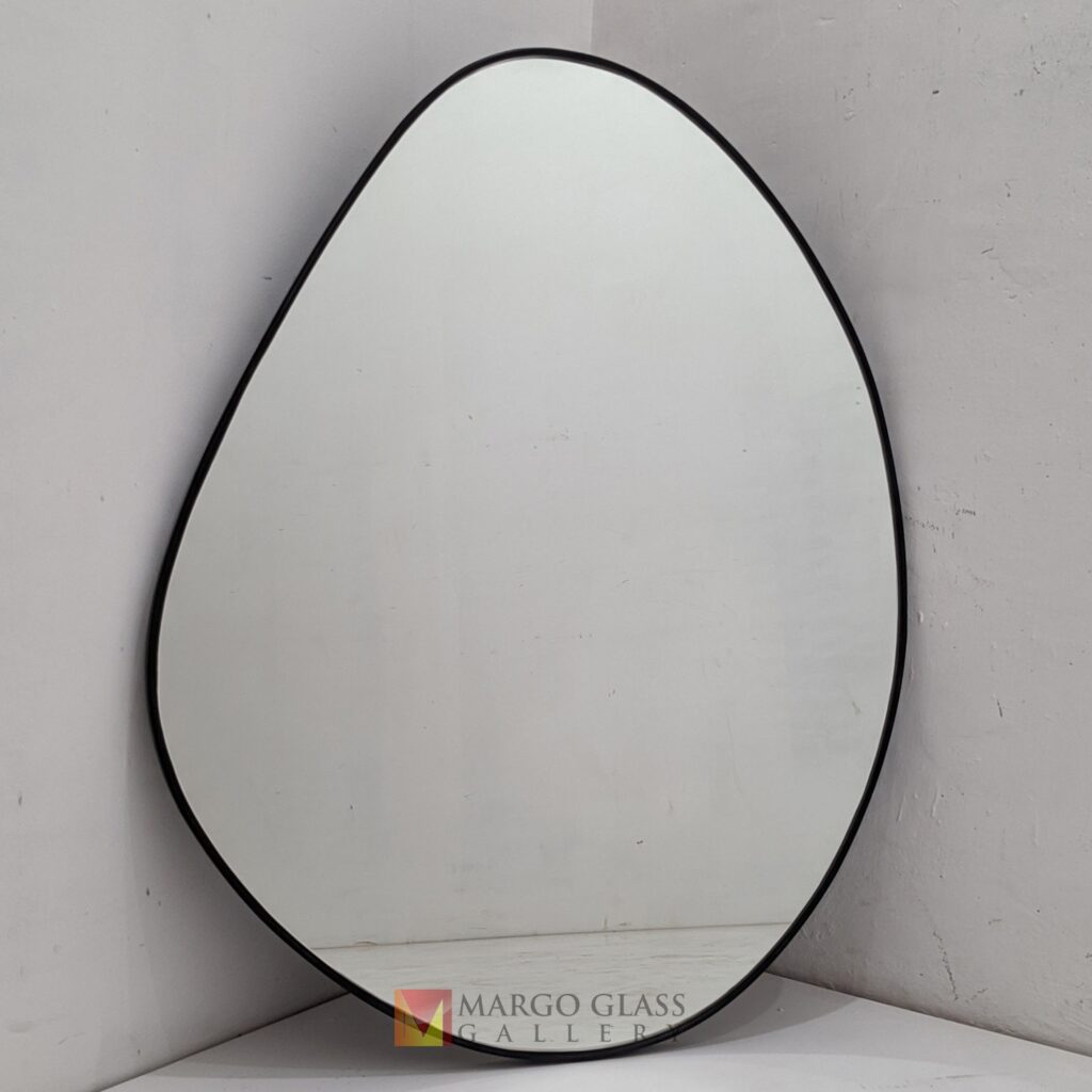 MG 400018 Organic mirror Frame matt black Medium 90 x 70 cm Classic Handmade Indonesia – Classic decorative mirror mirror premium quality glass with ornate frame handcrafted in Indonesia