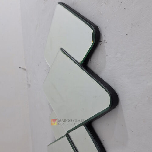 MG 004870 Wall Decor Mirror Size 90 X 54 Cm Luxury Handmade Indonesia – Elegant decorative mirror mirror premium quality glass with ornate frame handcrafted in Indonesia