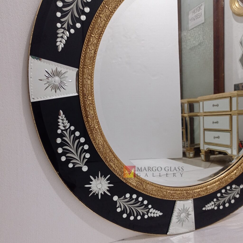 MG 013085 Round Black Mirror LUXURY 108x108cm with carved wood gold leaf – Elegant decorative mirror mirror premium quality glass with ornate frame handcrafted in Indonesia