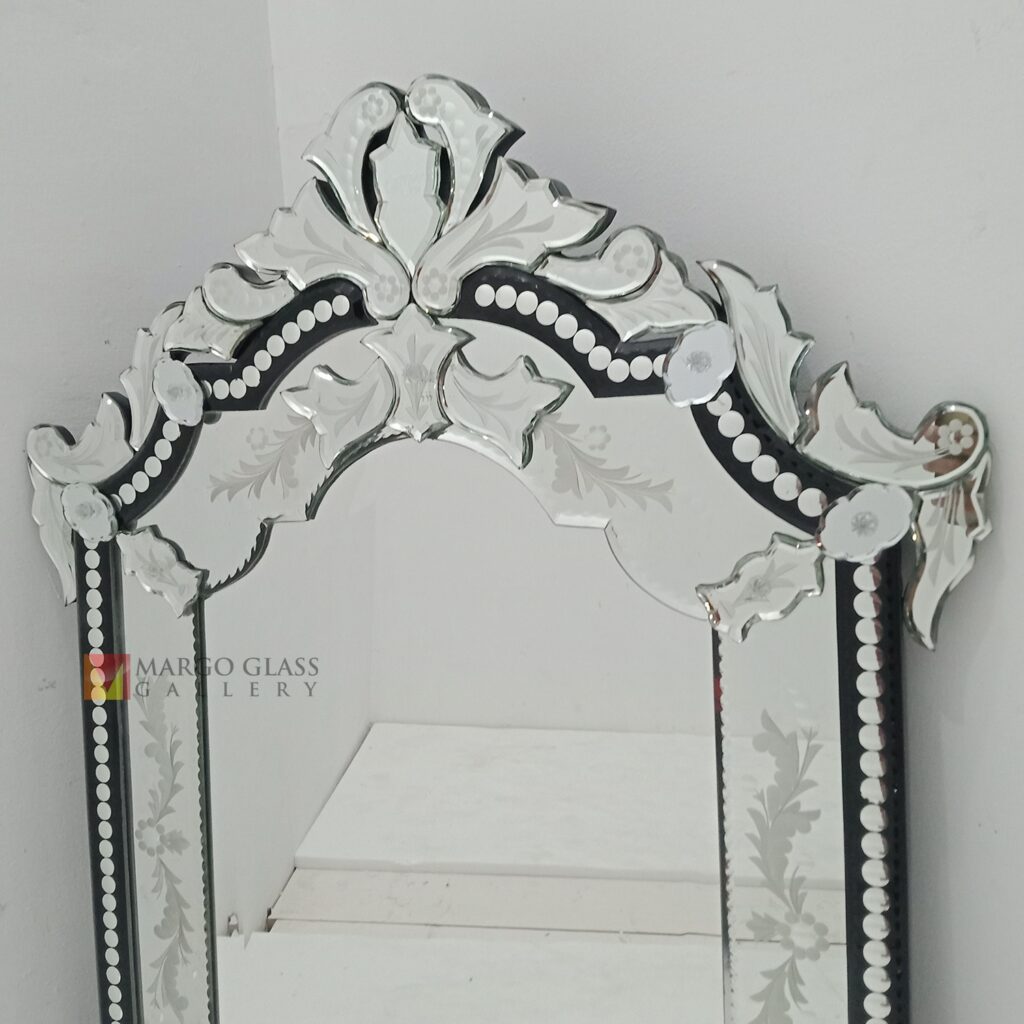 oppo 32 – Luxury handcrafted mirror premium quality glass with ornate frame handcrafted in Indonesia