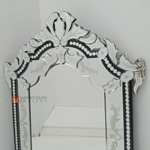 oppo 32 – Luxury handcrafted mirror premium quality glass with ornate frame handcrafted in Indonesia