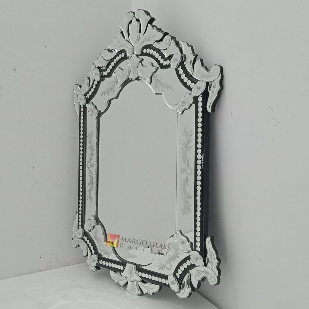 oppo 32 – Elegant handcrafted mirror premium quality glass with ornate frame handcrafted in Indonesia