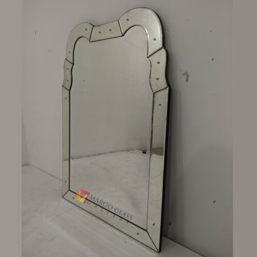 MG 014532 Antique Wall Mirror 132 x 91,5 cm Artisan Handmade Indonesia – Luxury antique mirror antique glass with gold frame handcrafted in Indonesia