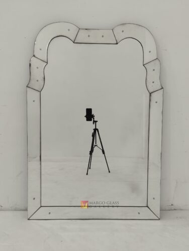 MG 014532 Antique Wall Mirror 132 x 91,5 cm Premium Handmade Indonesia – Classic antique mirror antique glass with gold frame handcrafted in Indonesia