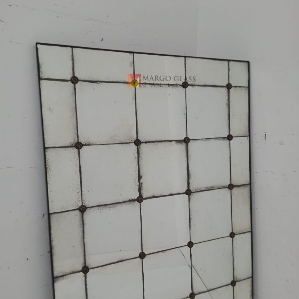 MG 014544 Antique mirror tiles with brass rosset 100x200cm – Classic antique mirror antique glass with gold frame handcrafted in Indonesia