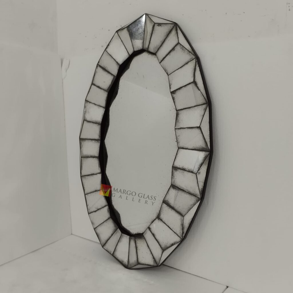 MG 014545 Oval deco antique mirror 120x70cm – Luxury antique mirror antique glass with gold frame handcrafted in Indonesia