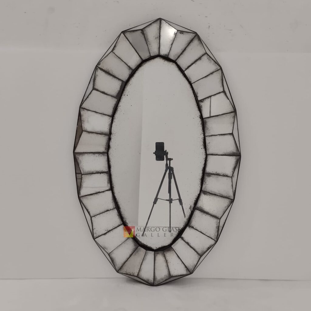 MG 014545 Oval deco antique mirror 120x70cm – Classic antique mirror antique glass with gold frame handcrafted in Indonesia