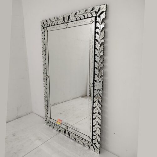 oplus 32 Classic Handmade Indonesia – Classic handcrafted mirror premium quality glass with ornate frame handcrafted in Indonesia