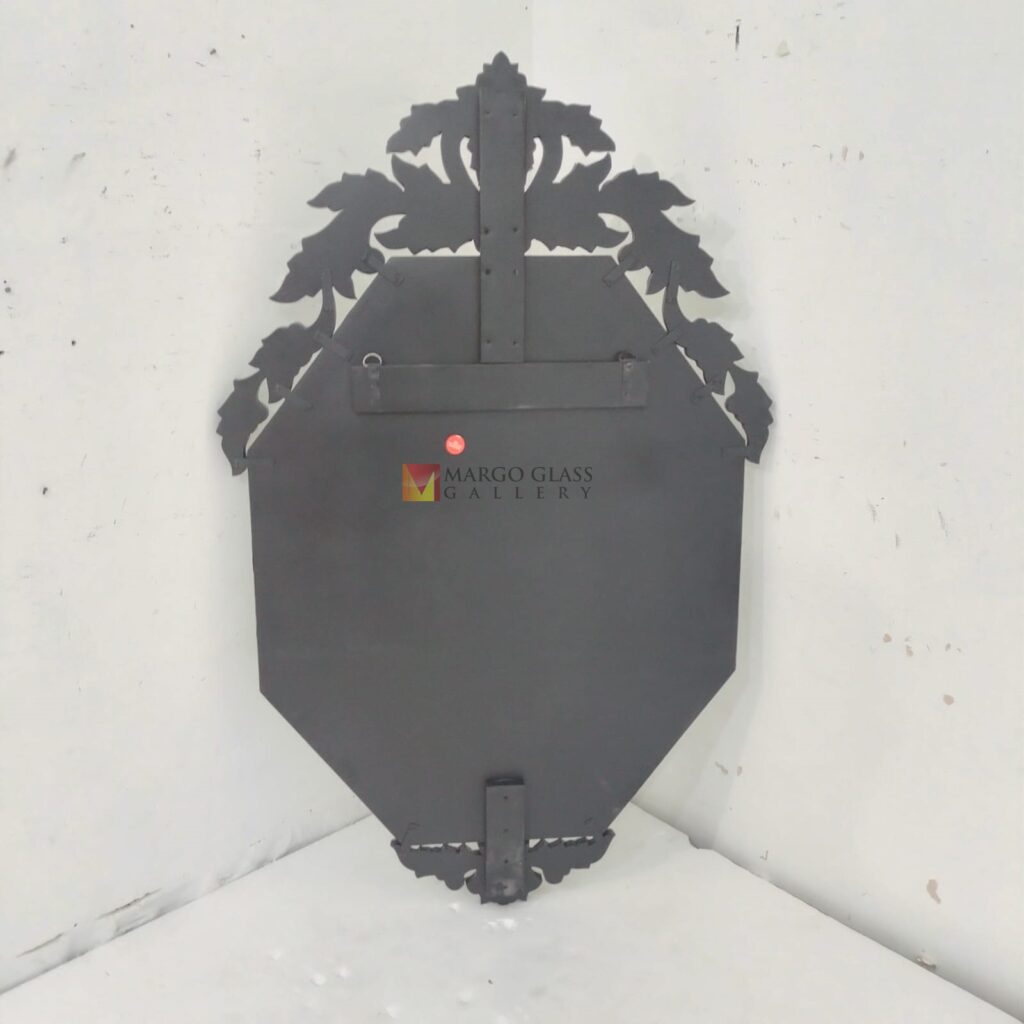 MG 080134 Venetian Mirror Octagonal 145 x 90 cm Elegant Handmade Indonesia – Elegant venetian mirror hand-etched glass with ornate frame handcrafted in Indonesia