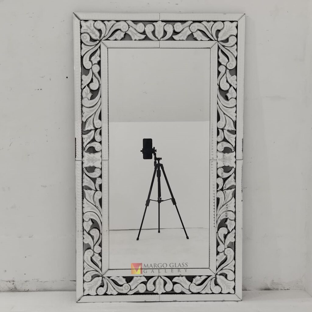MG 080135 Venetian Mirror Rectangle 120 x 70 cm Premium Handmade Indonesia – Premium venetian mirror hand-etched glass with ornate frame handcrafted in Indonesia