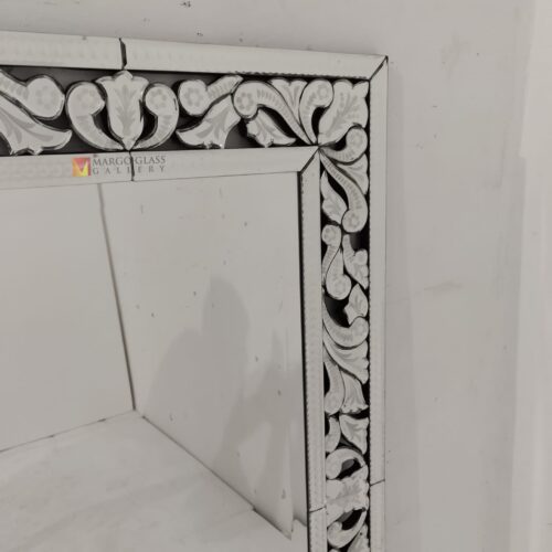 MG 080135 Venetian Mirror Rectangle 120 x 70 cm Luxury Handmade Indonesia – Elegant venetian mirror hand-etched glass with ornate frame handcrafted in Indonesia