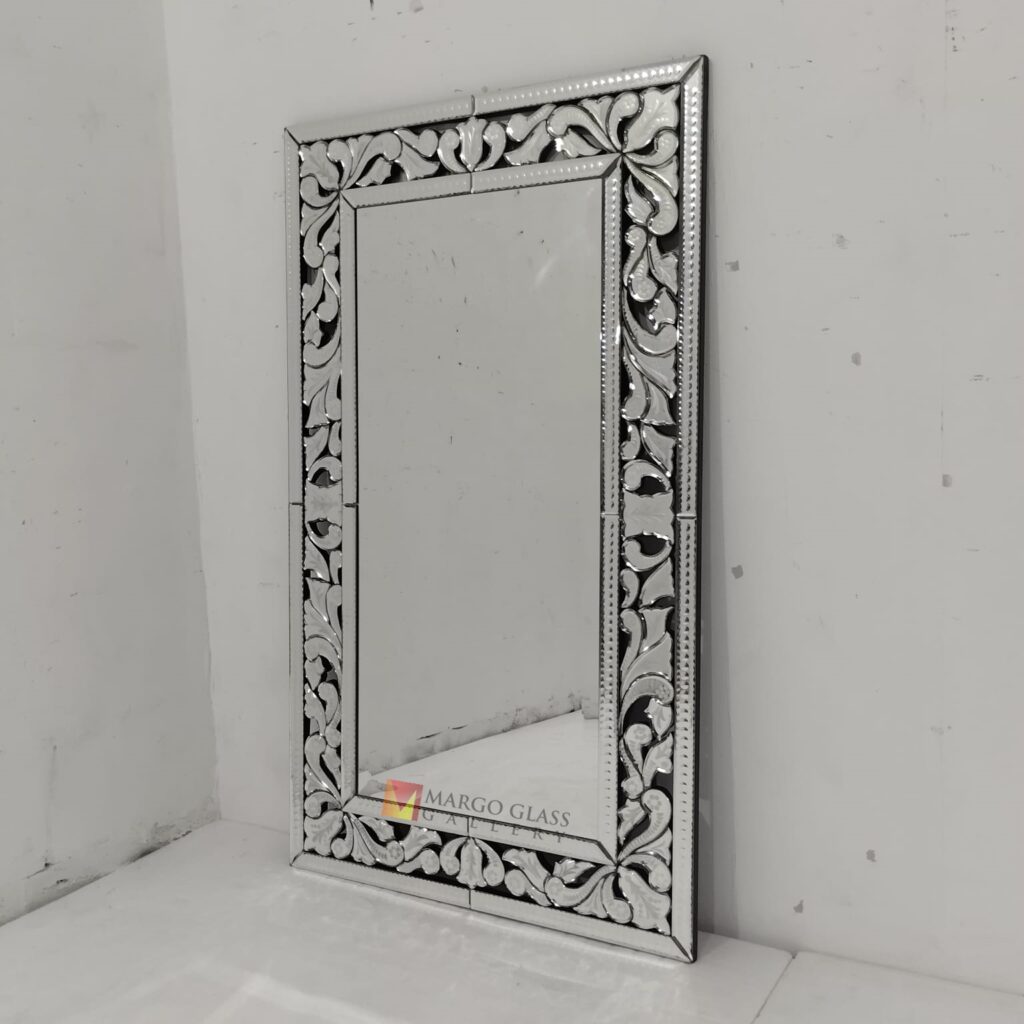 MG 080135 Venetian Mirror Rectangle 120 x 70 cm Premium Handmade Indonesia – Classic venetian mirror hand-etched glass with ornate frame handcrafted in Indonesia