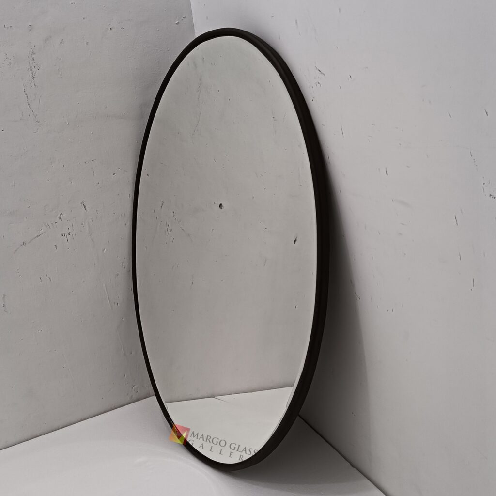 MG 400033 Oval Mirror Beade Wood Frame 112,5 cm x 76 cm Premium Handmade Indonesia – Classic decorative mirror mirror premium quality glass with ornate frame handcrafted in Indonesia