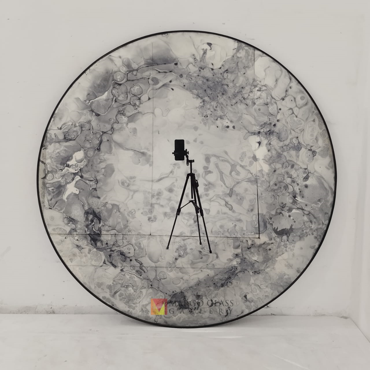 Round Smoke Mirror Wall With Metal Frame MG 014533
