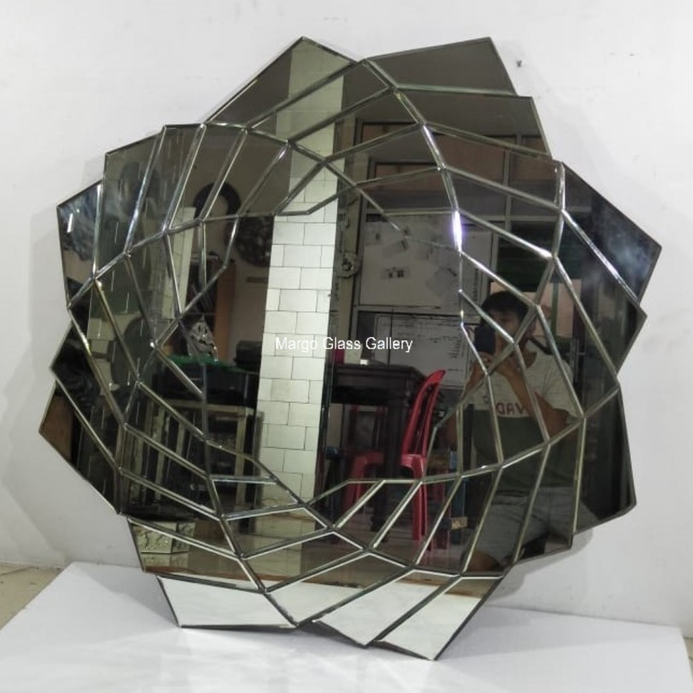 Beveled Wall Mirror MG 004592