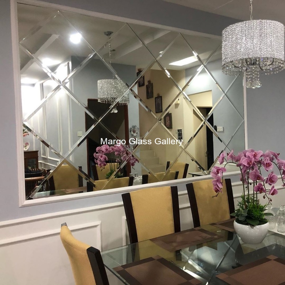 MG 065005 Wall Mirror Bevel Wajik With White Frame