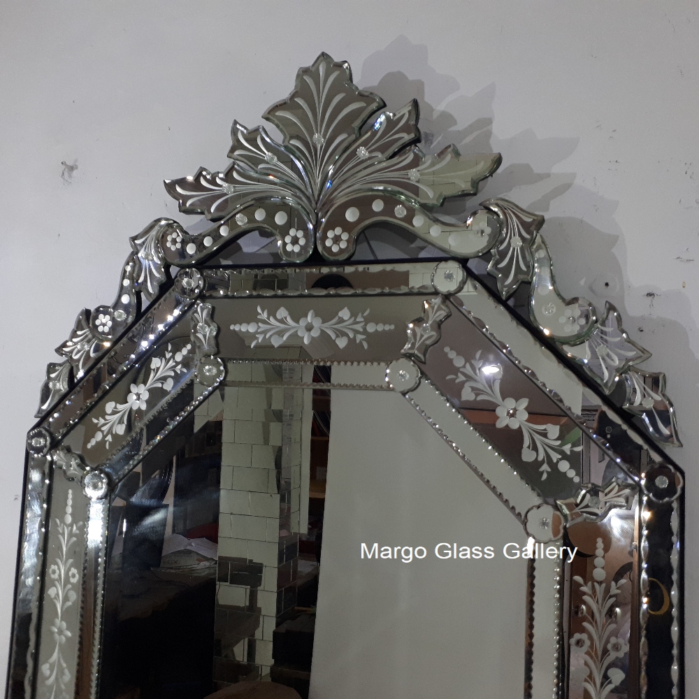 Venetian Mirror Octagonal Embossed MG 080066