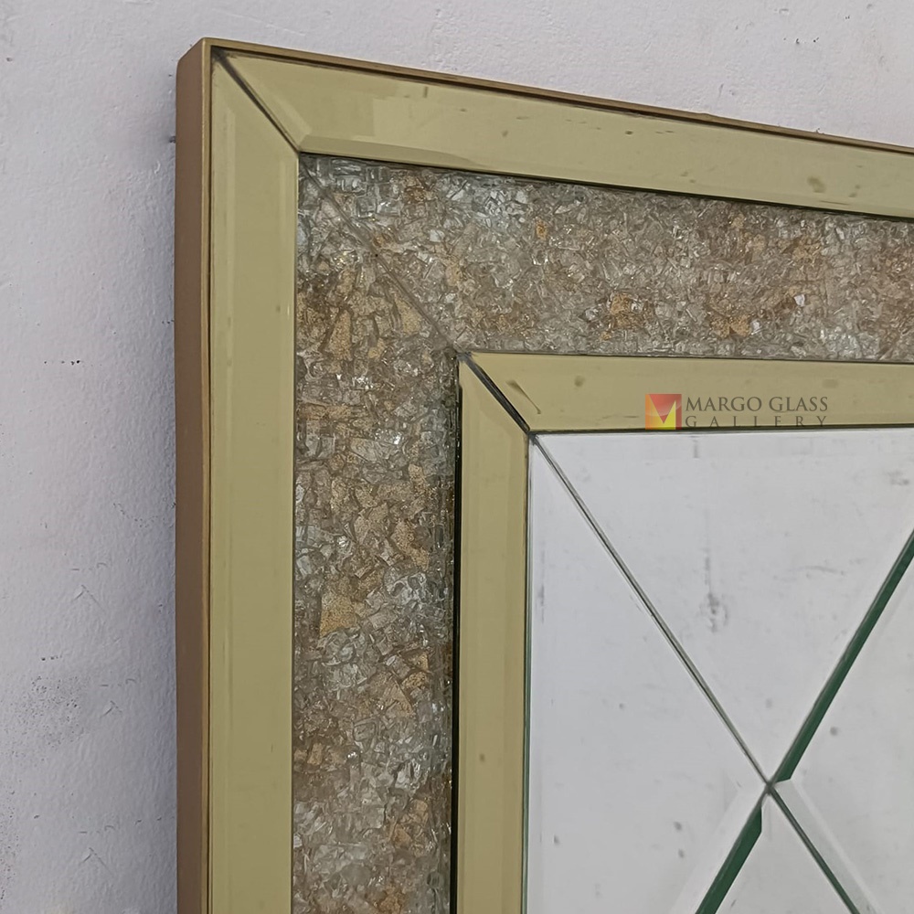 Bevel Mirror List Gold