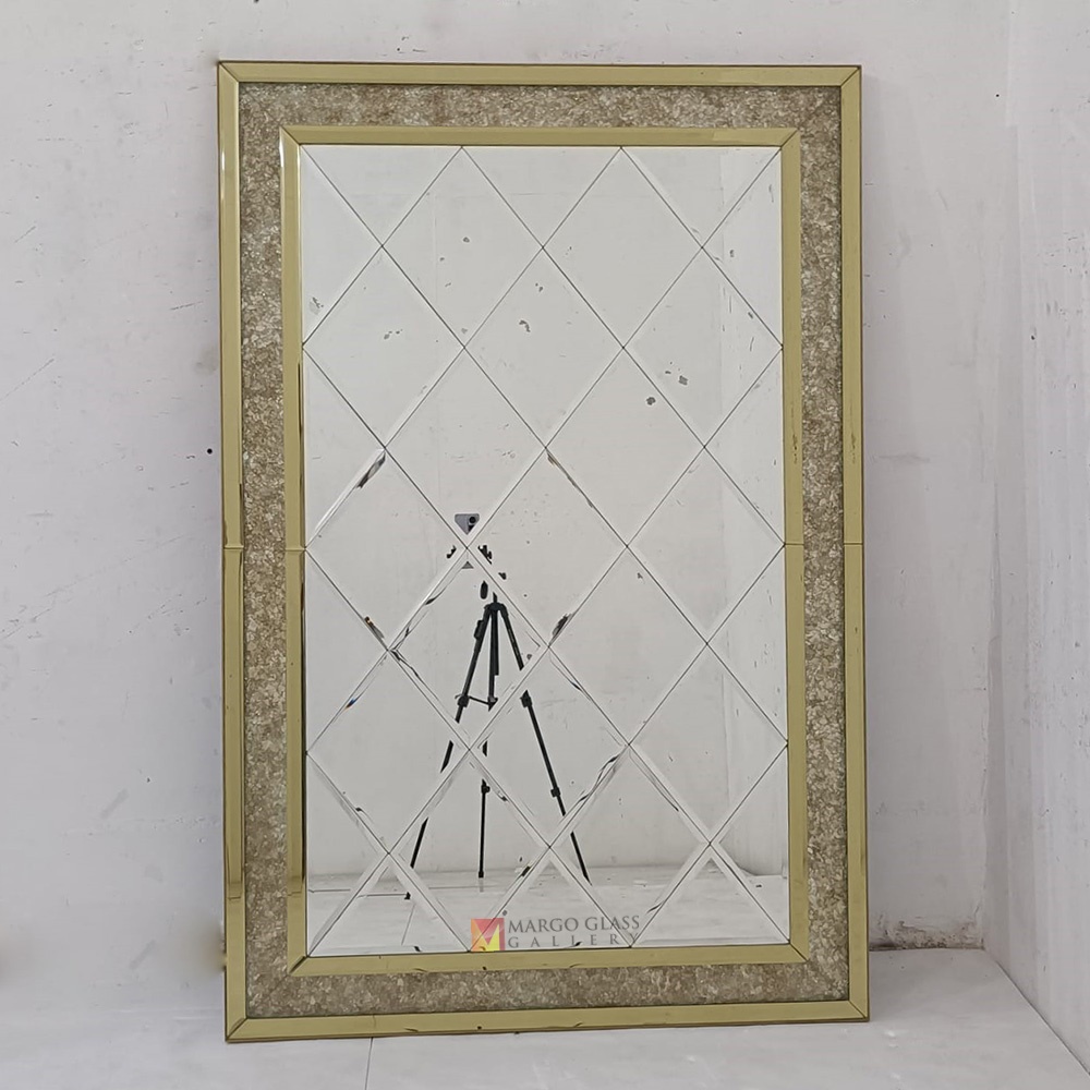 Bevel Mirror List Gold