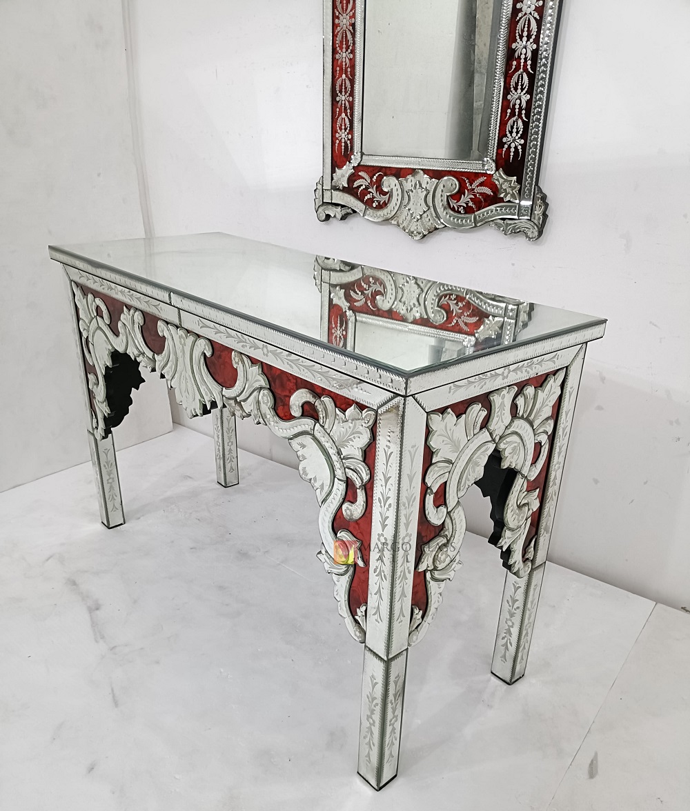 Console Red Venetian
