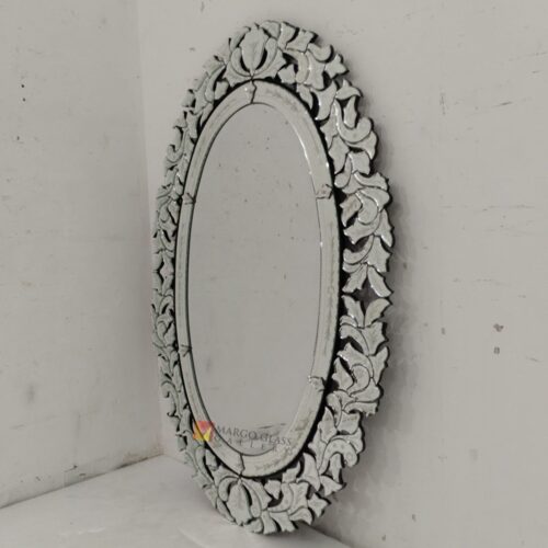 MG 080139 Venetian Mirror Edge Full Crown Oval 150 x 105cm – Elegant venetian oval mirror hand-etched glass with decorative frame handcrafted in Indonesia