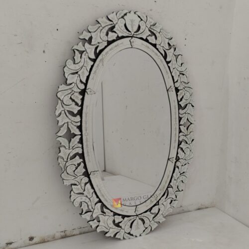 MG 080139 Venetian Mirror Edge Full Crown Oval 150 x 105cm – Artisan venetian oval mirror hand-etched glass with decorative frame handcrafted in Indonesia