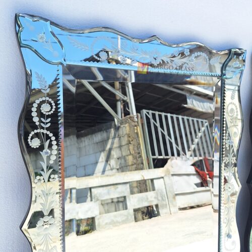 Venetian Mirror Rectangle MG 080150 – Elegant venetian mirror hand-etched glass with ornate frame handcrafted in Indonesia