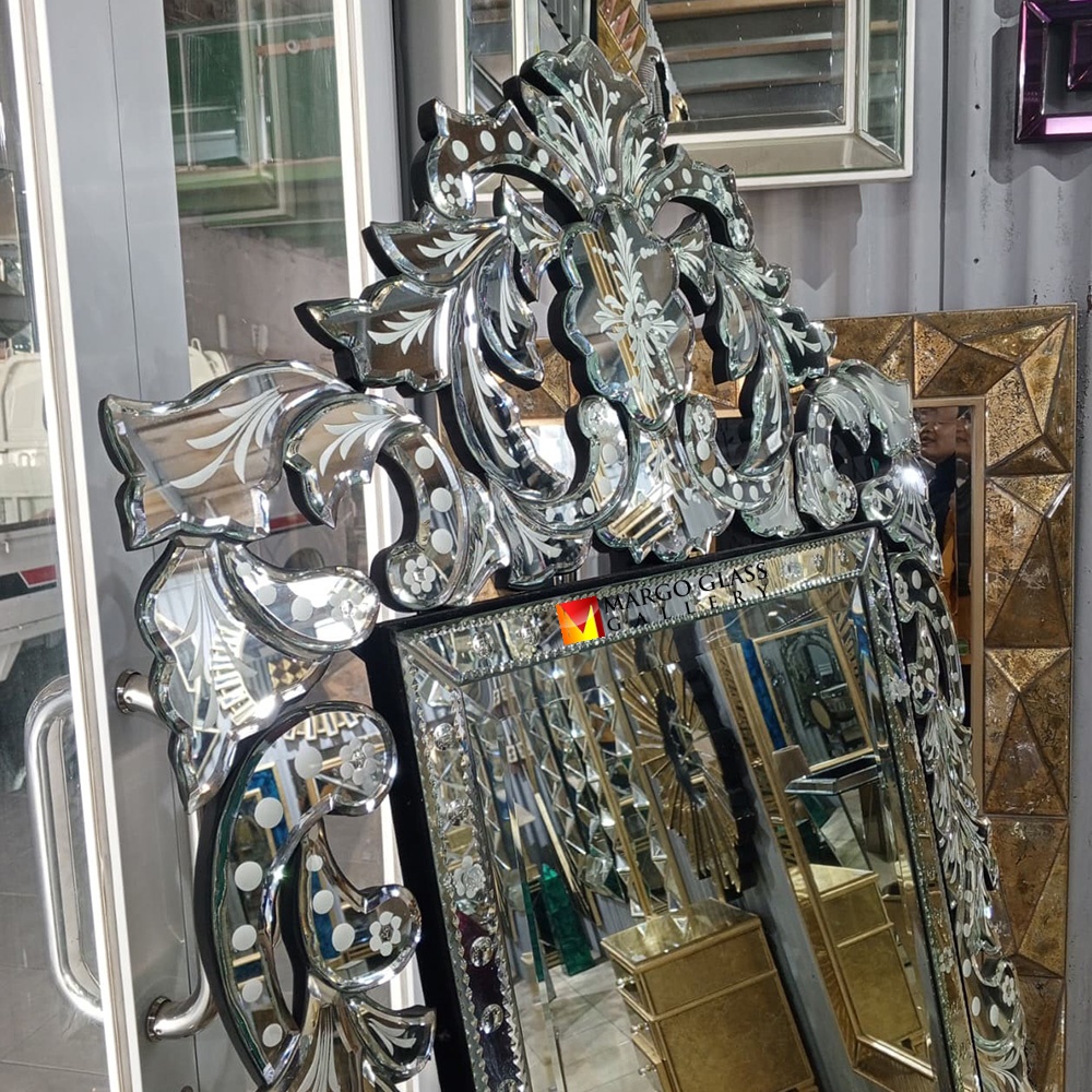 Venetian Glass Mirror Standing MG 080133