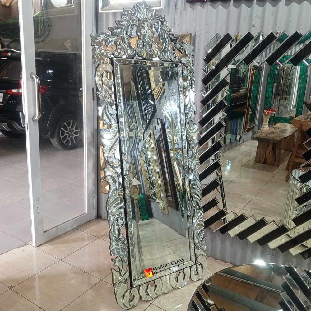 Venetian Glass Mirror Standing MG 080133