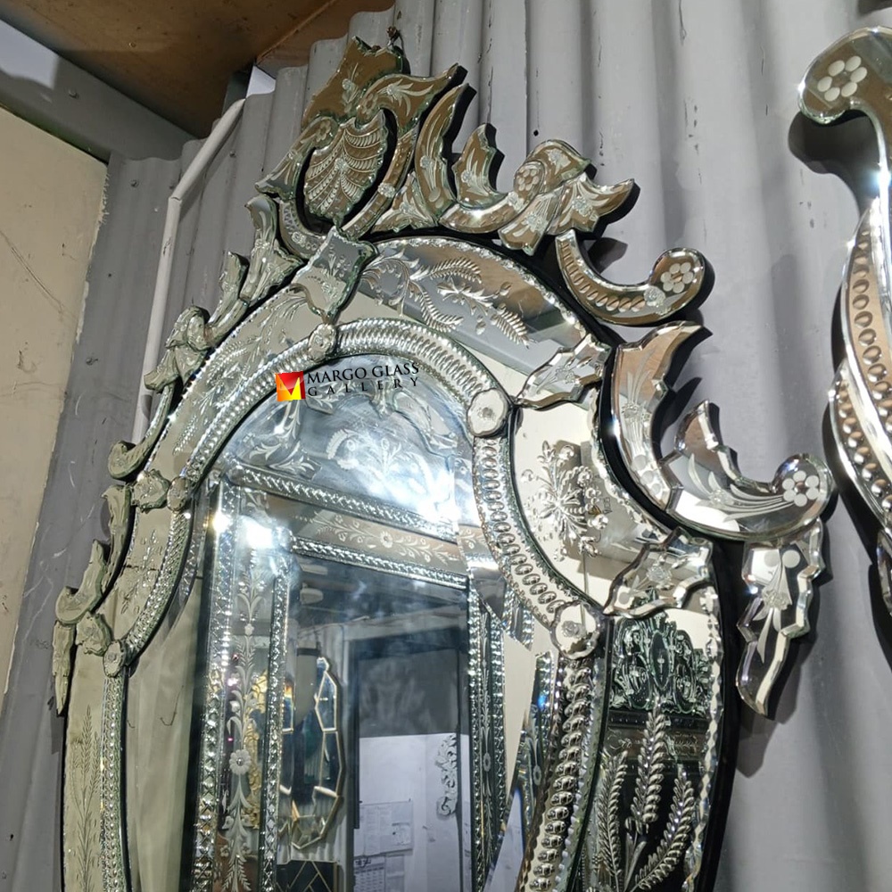 Venetian Mirror Vedette Oval MG 001130