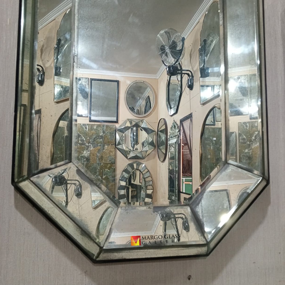 Antiqued Mirror Octagonal MG 014300