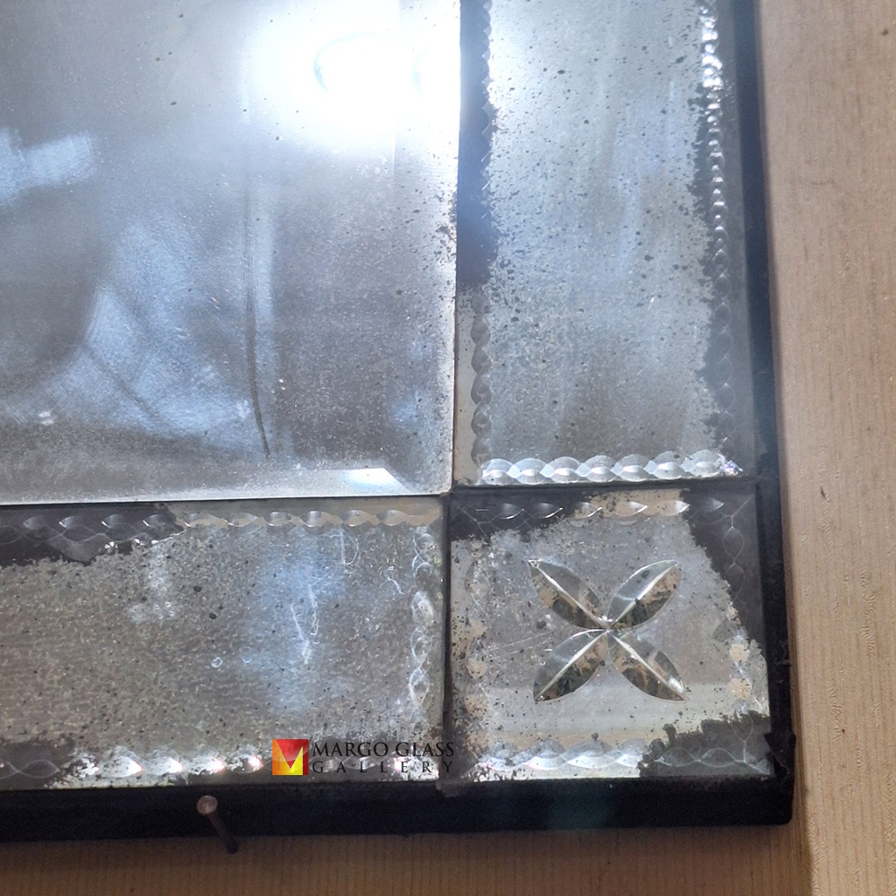 Antiqued Mirror Start MG 014324