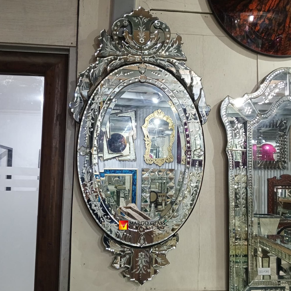 Grace in Motion, The Oval Venetian Mirror and the Nomadic Lifestyle