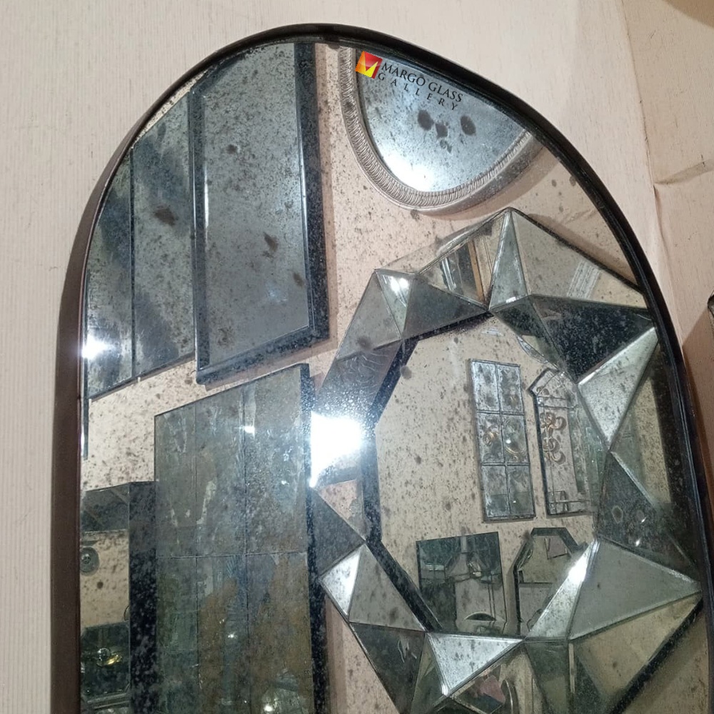 Antique Oval Wall Mirror MG 014511
