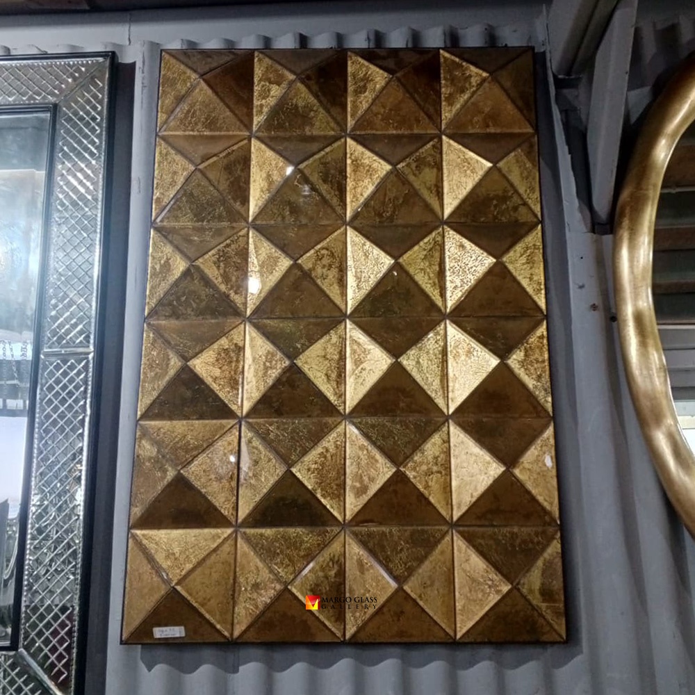 Eglomise Mirror Accents for a Golden and Exotic Arabian Modern Home