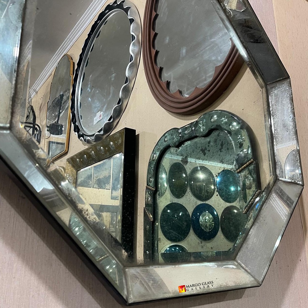 Antique Wall Mirror Octagonal MG 014127