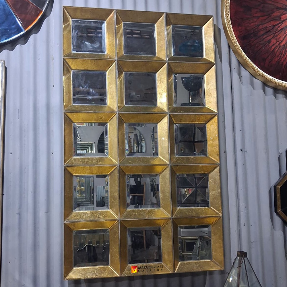 Why the Eglomise Gold Mirror Belongs in a Collector’s Interior