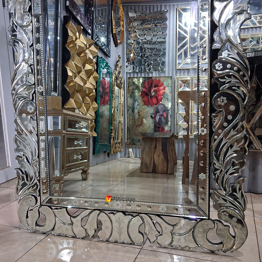 Venetian Glass Mirror Standing MG 080133