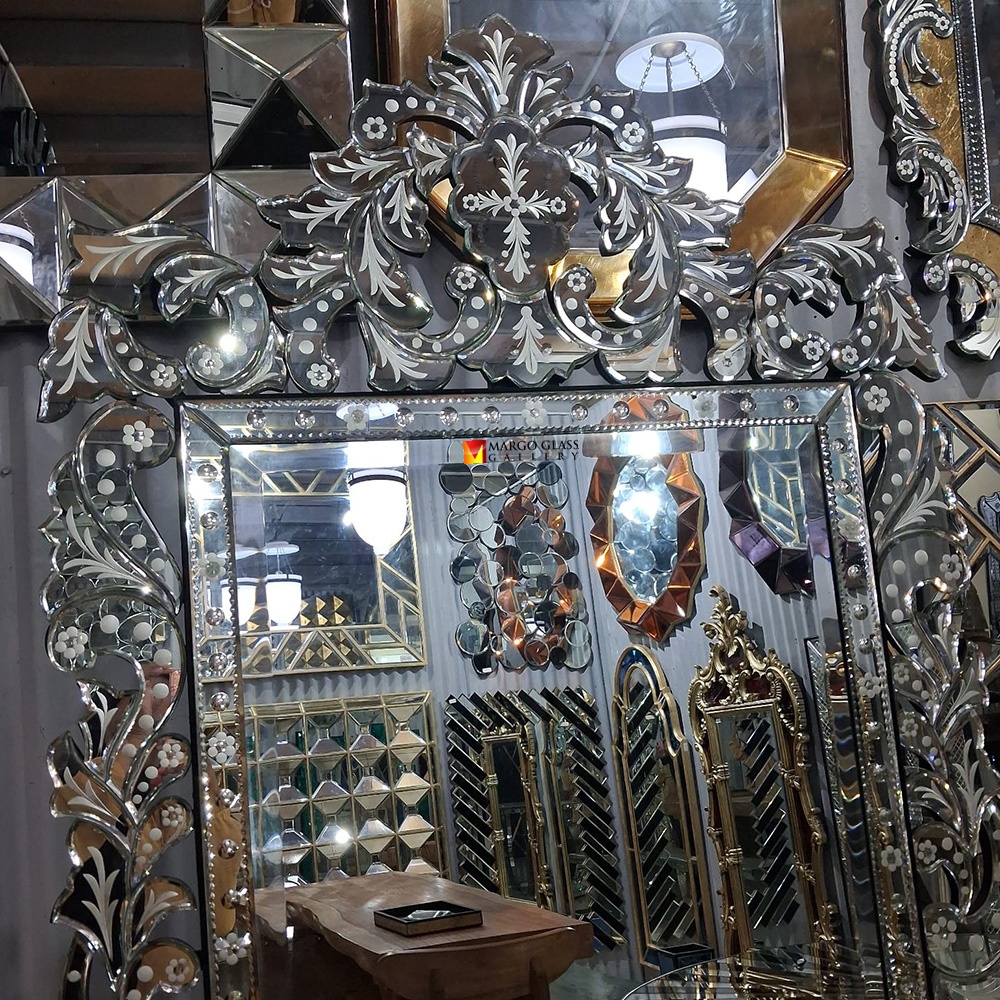 Venetian Glass Mirror Standing MG 080133
