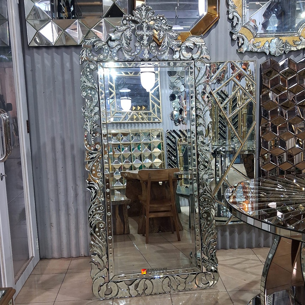 Venetian Glass Mirror Standing MG 080133